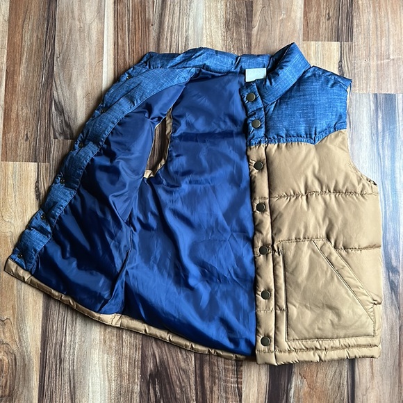 Boys Crazy 8 Puffer Vest Size 7/8 - Picture 5 of 6